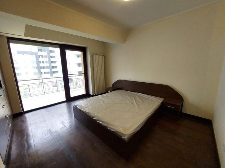 Casă individuală cu 6 camere cu Canalizare în Central