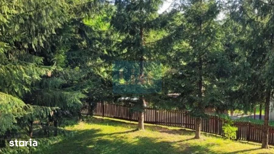 Casă cu 5 camere cu Teren 2000 Mp în Răstolița