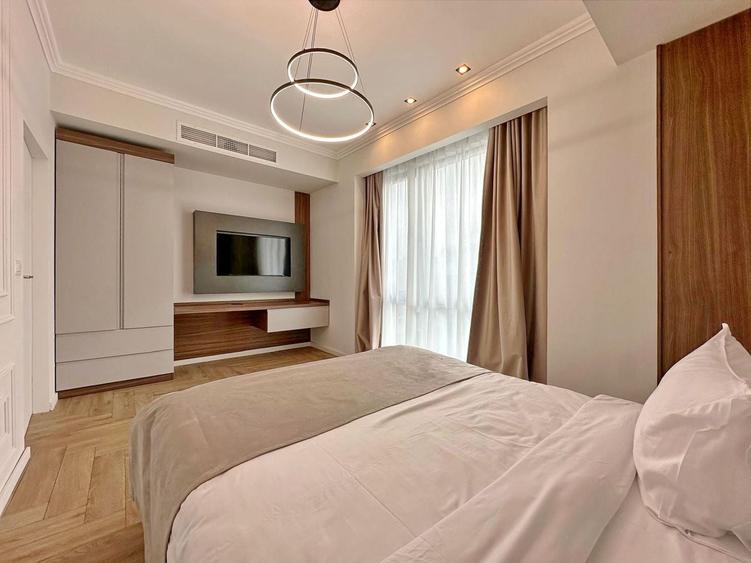 Apartament cu 3 camere decomandat, mobilat în Central