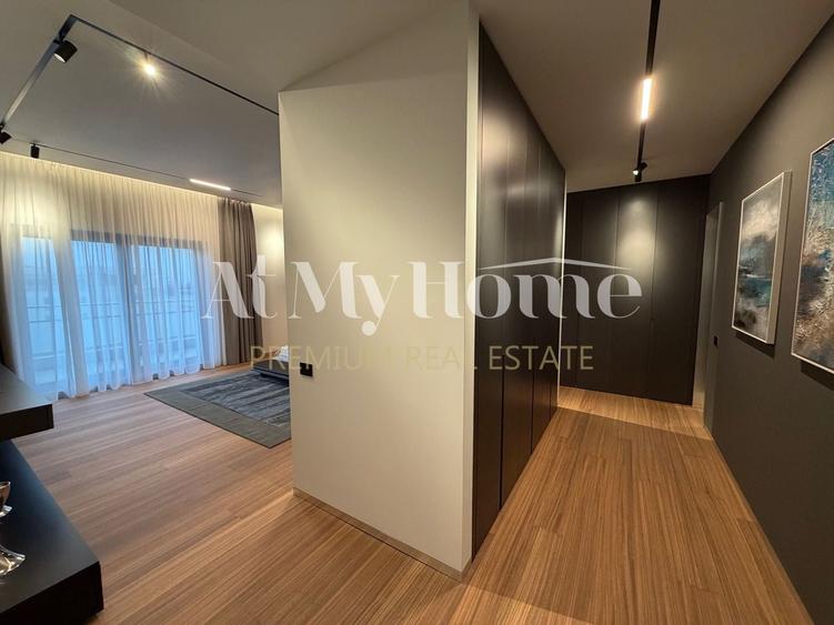 Penthouse cu 5 camere decomandat, mobilat în Băneasa