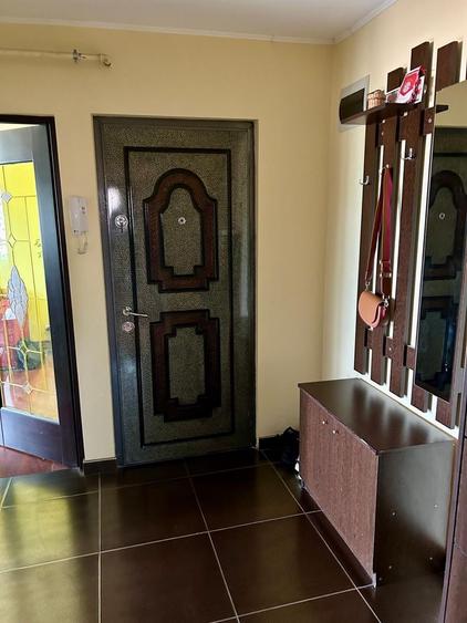 Apartament cu 3 camere decomandat în Exterior Vest