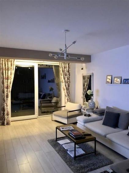 Duplex cu 4 camere cu Canalizare în Noua