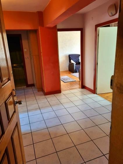 Apartament cu 4 camere decomandat în Central