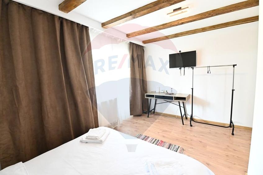 Hotel/Pensiune, de 342 mp, în Baia de Fier