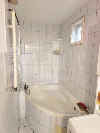 Casă individuală cu 3 camere cu Canalizare în Central