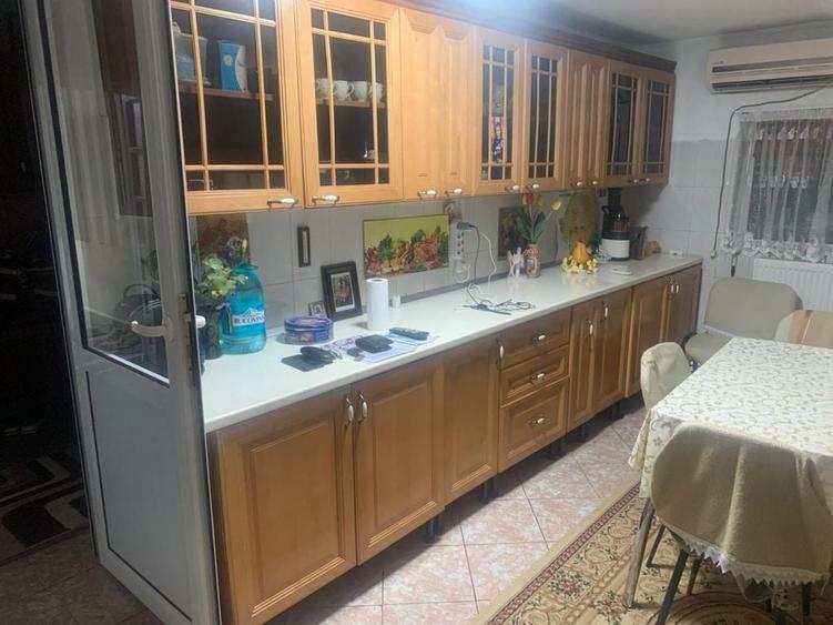 Casă cu 4 camere în Puiești