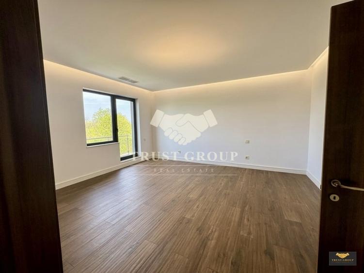 Apartament cu 4 camere decomandat în Herăstrău