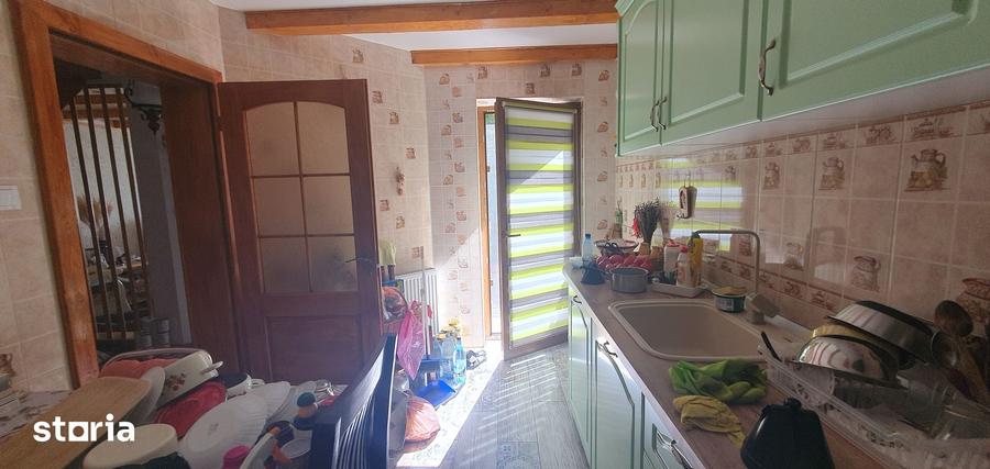 Casă cu 3 camere cu Teren 166 Mp în Calea București