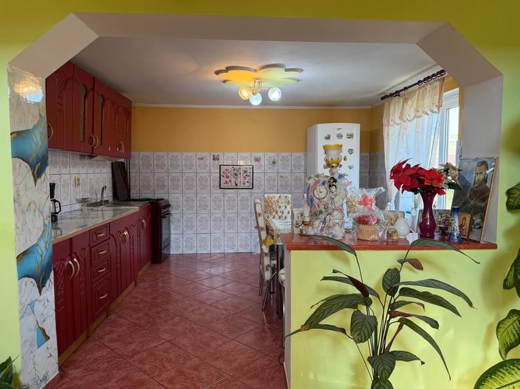 Casă cu 4 camere în Ludoș