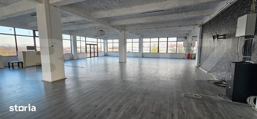 Spațiu comercial, de 800 mp, în Exterior Vest