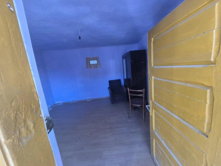 Casă cu 3 camere cu Teren 1750 Mp în Exterior Vest