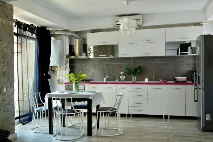 Apartament cu 2 camere decomandat în Palazu Mare