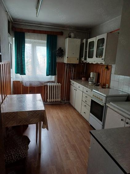 Apartament cu 3 camere în Independenței