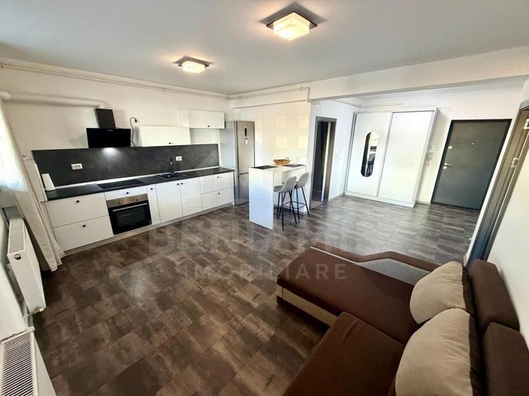 Apartament cu 2 camere semidecomandat, mobilat în 1 Mai