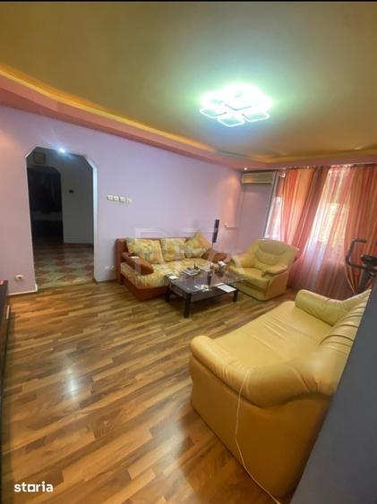 Apartament cu 3 camere semidecomandat în Centrul Civic