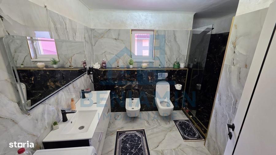 Casă cu 5 camere cu Teren 334 Mp în Central