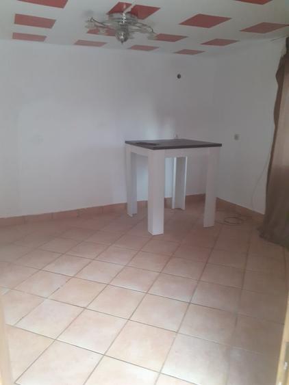 Casă cu 4 camere în Bârzești