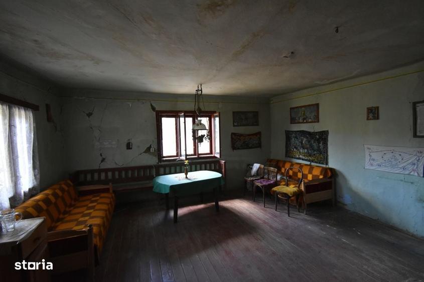 Casă cu 3 camere în Vânători