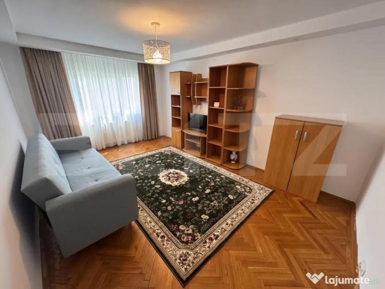 Apartament cu 2 camere decomandat în Rovine