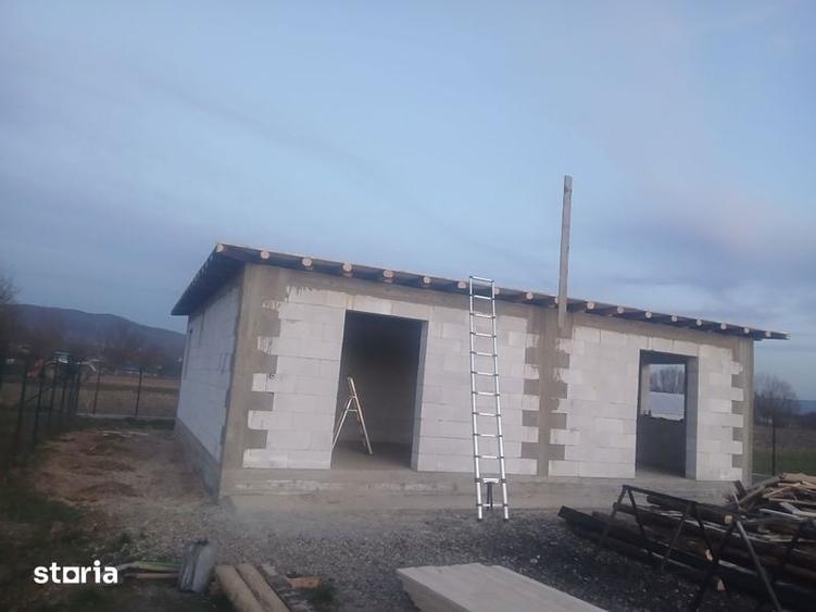 Casă cu 3 camere cu Teren 90 Mp în Hărău
