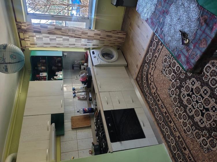 Apartament cu 3 camere decomandat în Săsar
