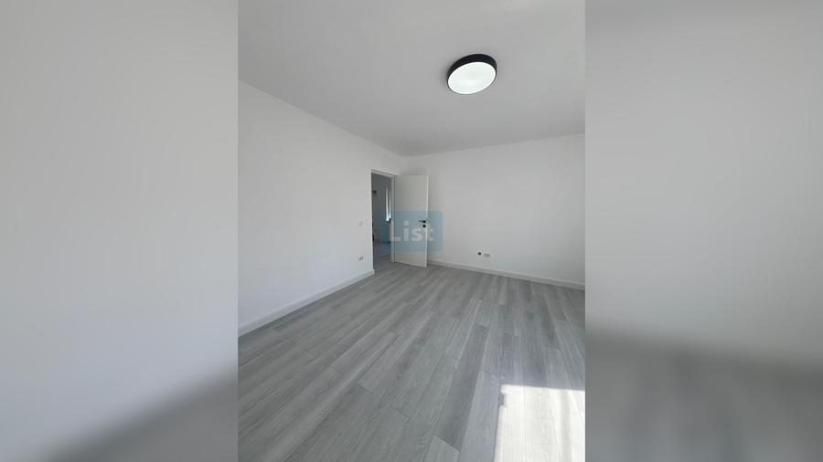 Casă cu 3 camere cu Teren 300 Mp în Centura