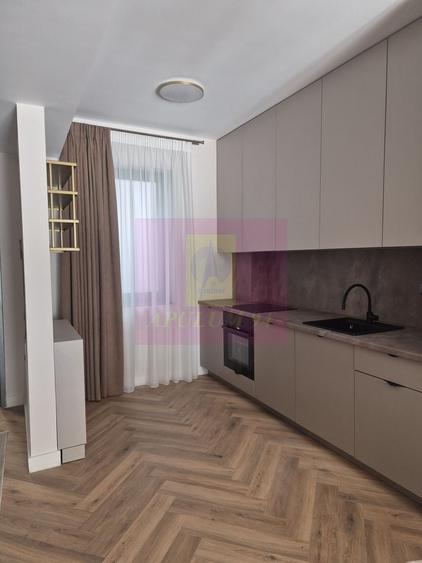 Apartament cu 4 camere decomandat în Pipera