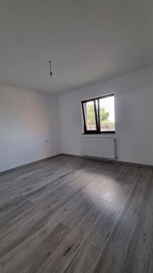 Casă individuală cu 3 camere cu Canalizare în Horpaz