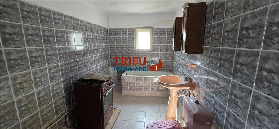 Casă individuală cu 5 camere cu Canalizare în Bărăbanț