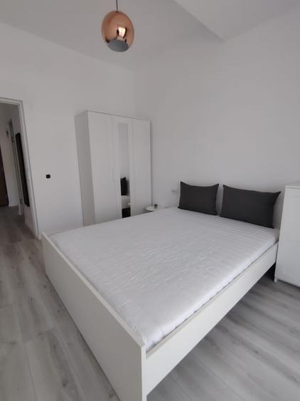Apartament cu 2 camere semidecomandat în Florești
