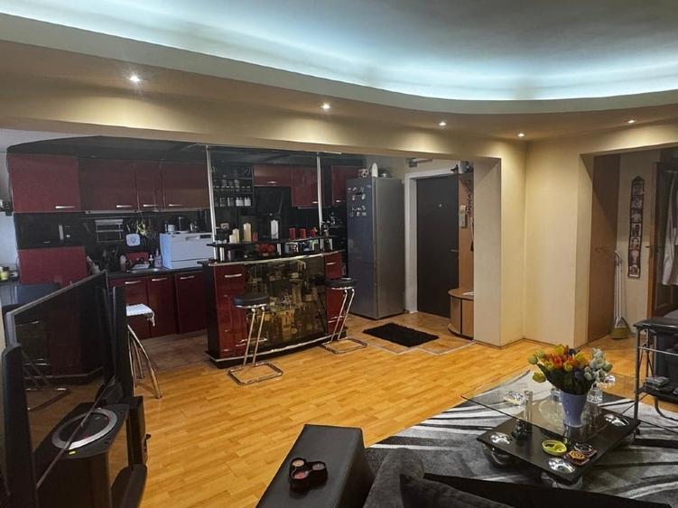 Apartament cu 2 camere semidecomandat în Tineretului
