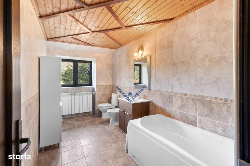 Casă cu 4 camere în Timișu de Sus