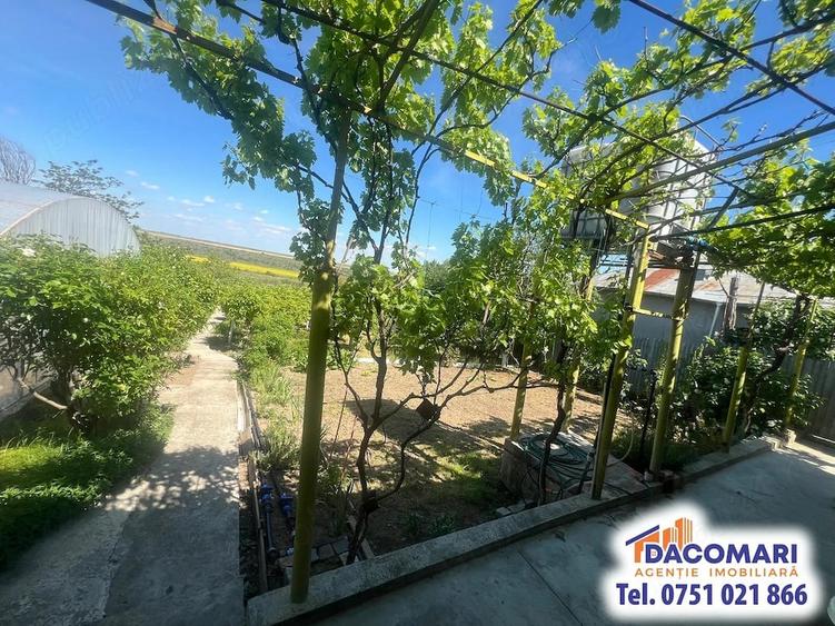 Casă cu 2 camere cu Teren 1498 Mp în Cișmele
