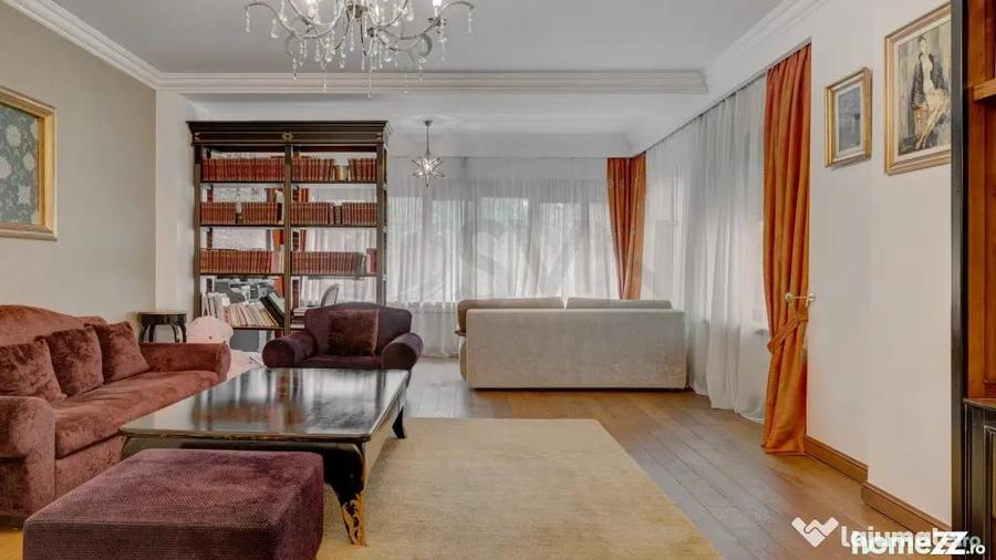 Apartament cu 4 camere decomandat în Primăverii