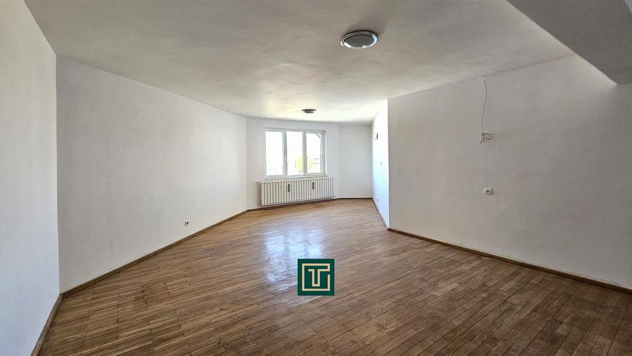 Birou, de 2,704 mp, în Lugoj