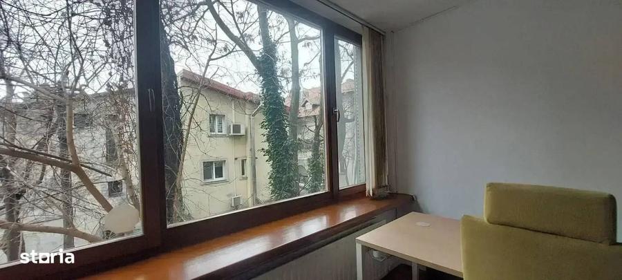 Apartament cu 4 camere decomandat în Dorobanți
