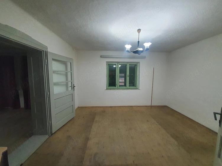 Casă cu 6 camere cu Teren 1100 Mp în Colun