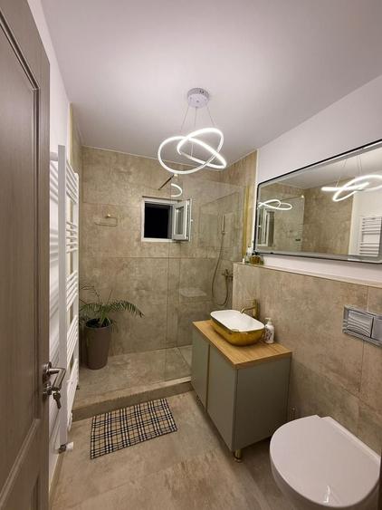 Apartament cu 3 camere semidecomandat în Zorilor