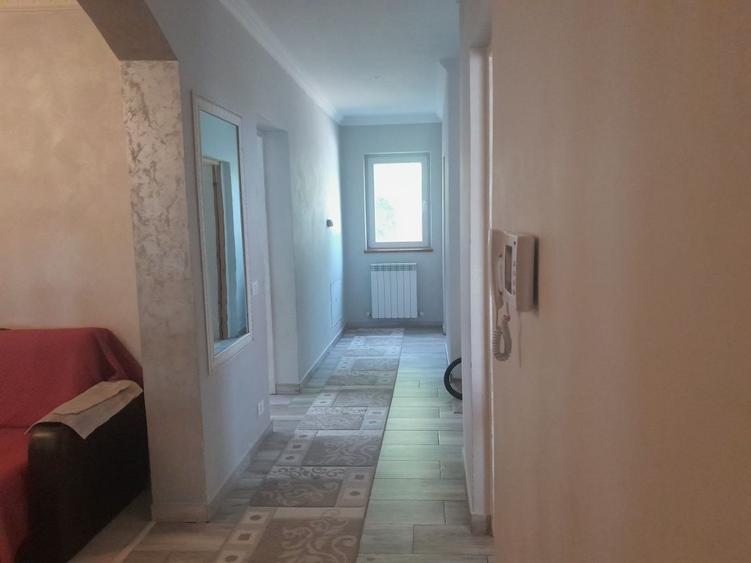 Casă cu 4 camere în Exterior Vest