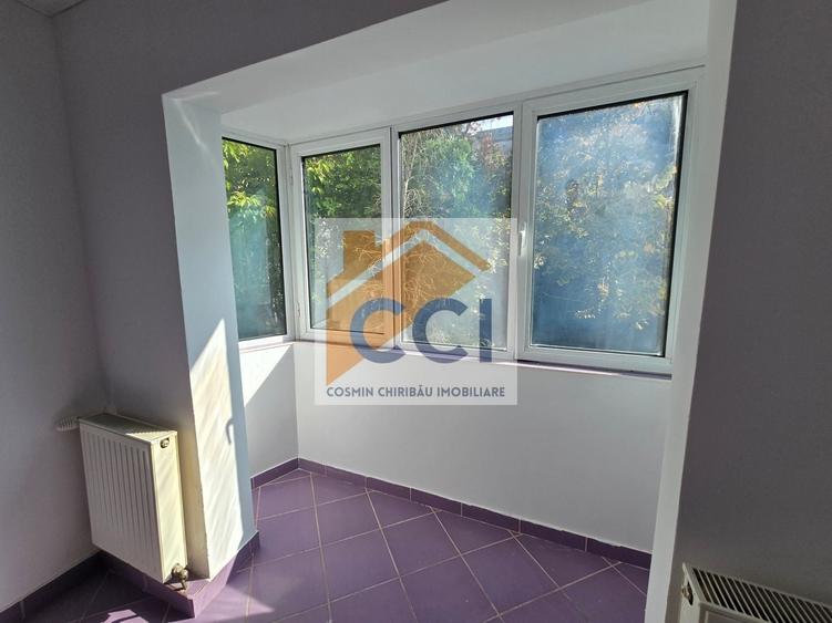 Apartament cu 4 camere decomandat în Central