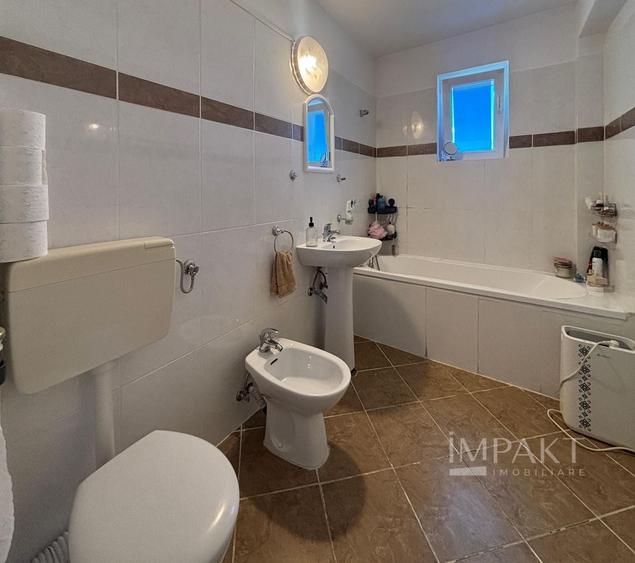 Apartament 3 camere - 5 minute de Piața Cipariu - 5