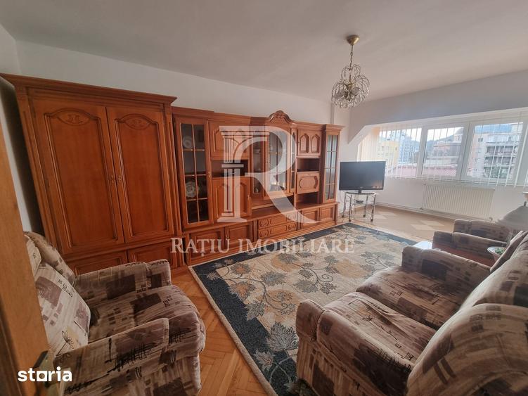 Apartament cu 3 camere, mobilat în Central