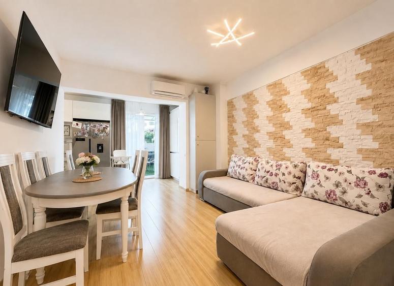 Apartament cu 3 camere semidecomandat în Central