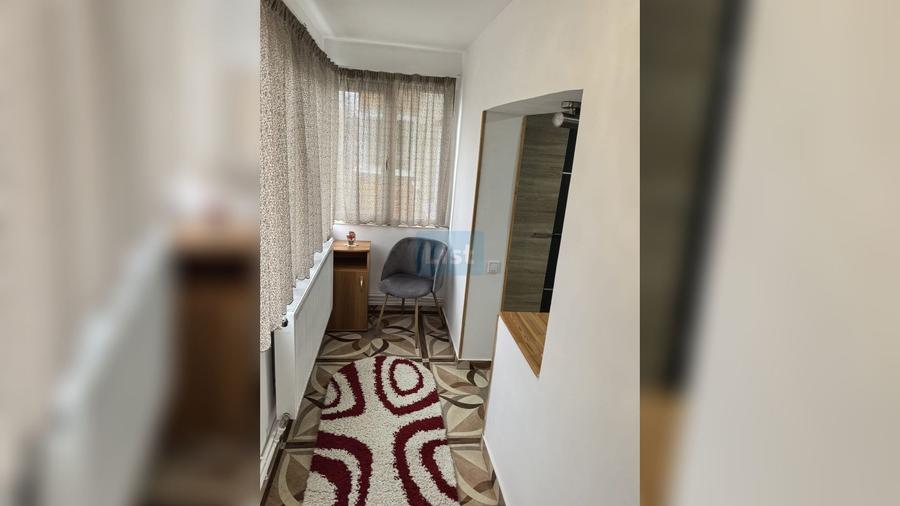 Apartament cu 4 camere decomandat, mobilat în Central