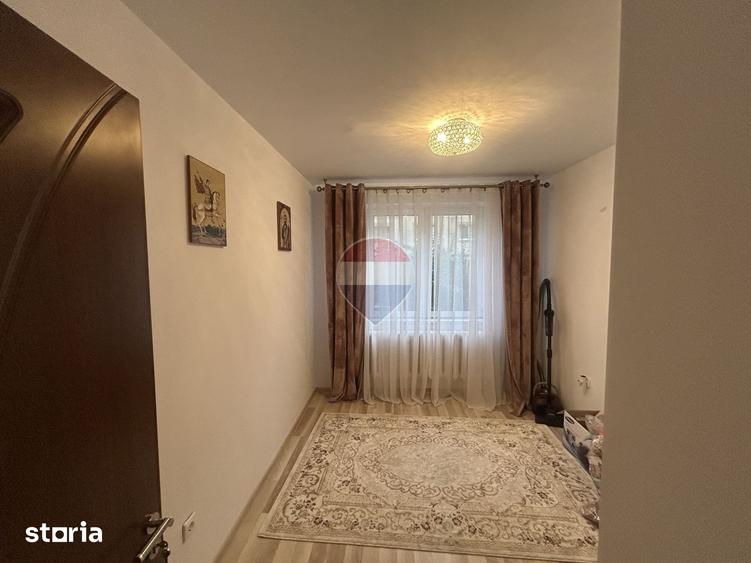 Apartament cu 3 camere decomandat în Traian