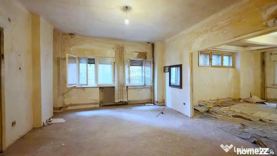 Apartament cu 3 camere semidecomandat în Calea Victoriei