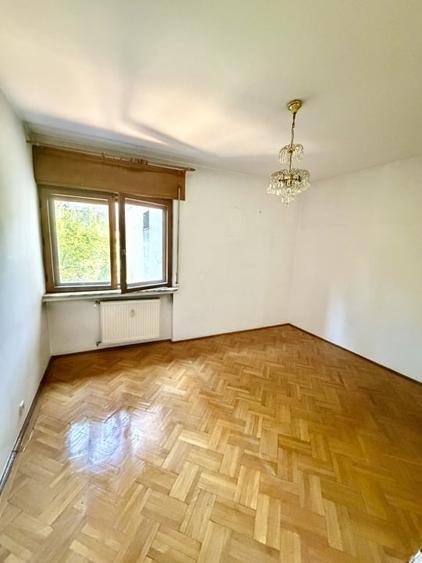 Apartament cu 4 camere decomandat în Kiseleff
