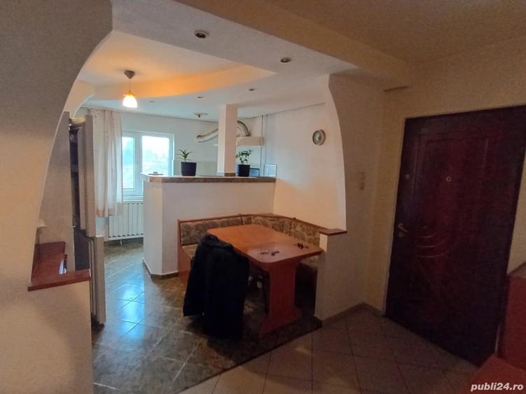 Apartament cu 3 camere decomandat în Lunei
