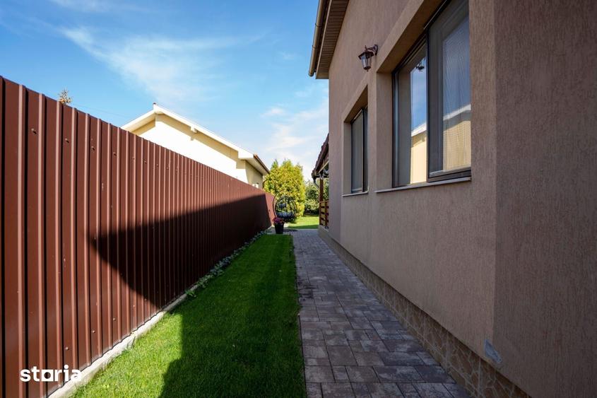 Casă cu 6 camere cu Teren 759 Mp în Central