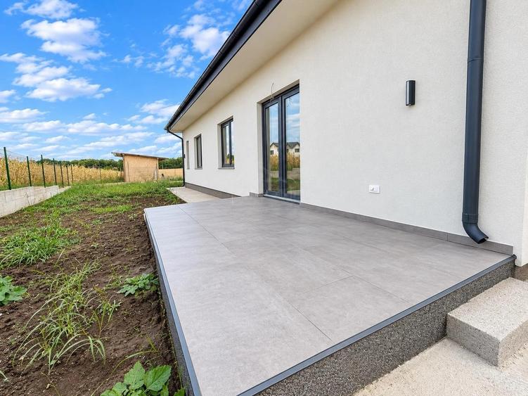 Casă individuală cu 4 camere cu Teren 450 Mp în Central